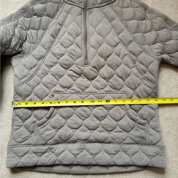 Quilted Half Zip Pullover | Cozy Lightweight Jacket - Picture 2 of 6